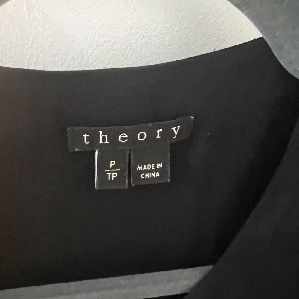 Theory double tiered top, button down solid black